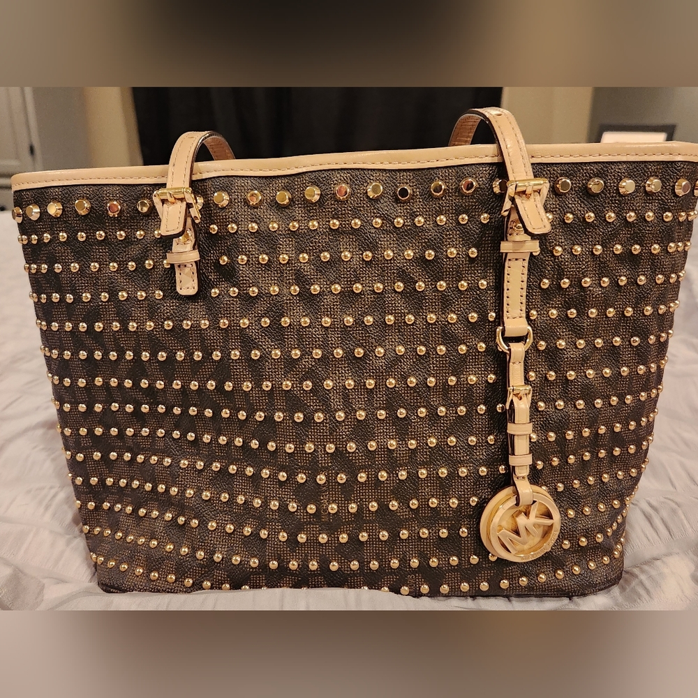 Micheal kors Jet Set Small Travel Studded Tote Bag. Brown